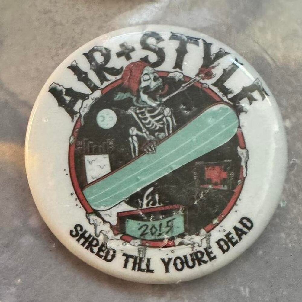 NWT Air+Style Music Festival 2015 Shaun White RARE Safety Pin Buttons (4) — OS - Picture 5 of 6